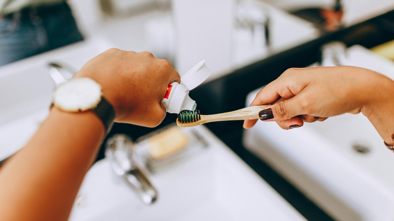 Người dùng nên sử dụng fluoride đúng liều lượng để tránh gây hại cho men răng