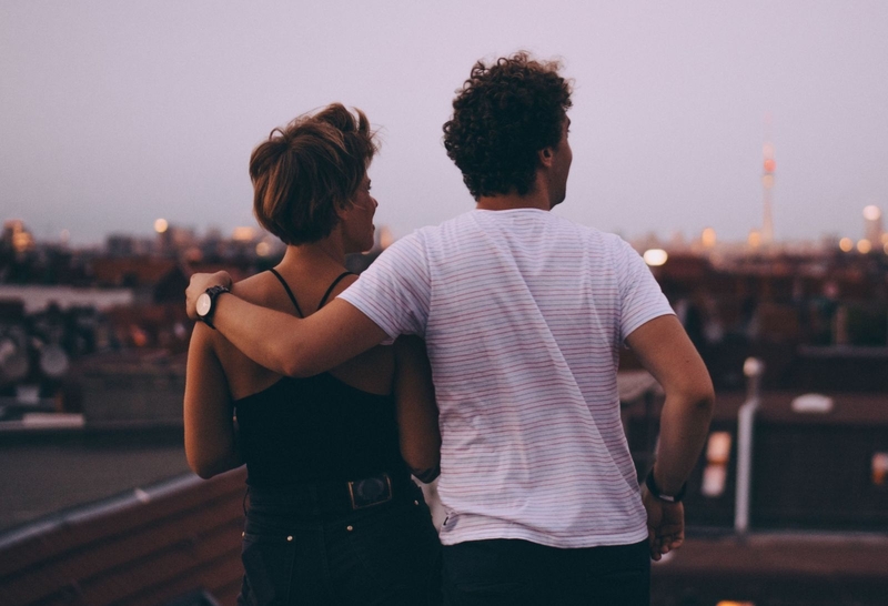 FWB nghĩa là gì? Mối quan hệ này tốt hay xấu?