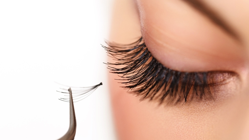 Những lưu ý khi gắn mi giả 3