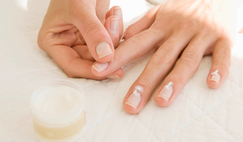 Gắn móng giả có hại không? Lưu ý khi gắn móng giả 3