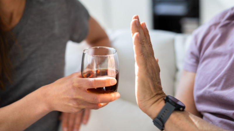 Hạn chế rượu bia và kiểm soát cân nặng giúp giảm nguy cơ gan nhiễm mỡ