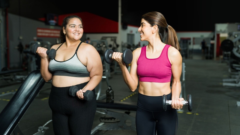 Có thể phối hợp các bài tập aerobic như đi bộ nhanh, đạp xe hoặc bơi với tập sức mạnh