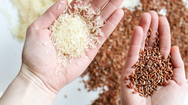 Gạo lứt và gạo trắng loại nào tốt hơn? Loại nào an toàn hơn? 3