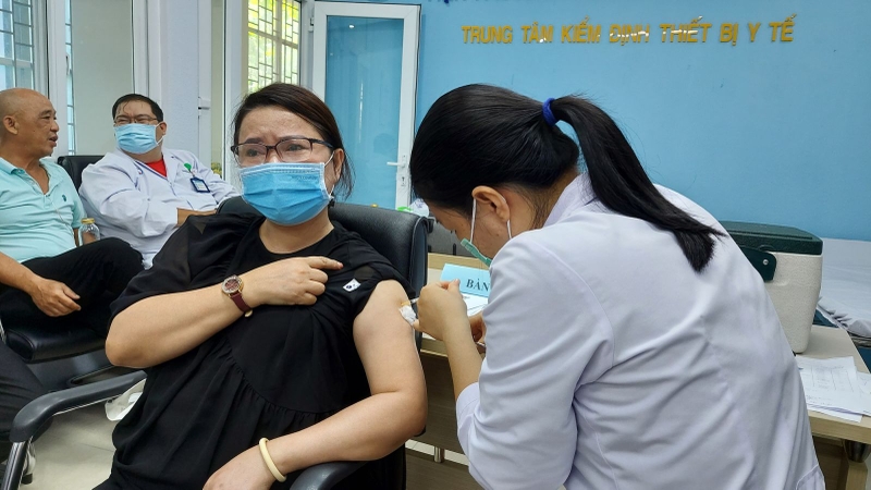 Gặp hội chứng "áo choàng trắng" khi tiêm vắc xin Covid-19 phải làm sao? 3