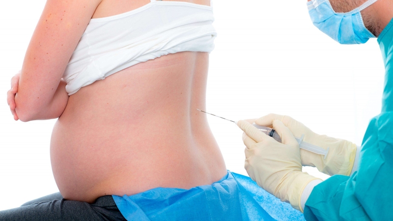 Gây tê ngoài màng cứng có đau không? Lợi ích và tác dụng phụ 3