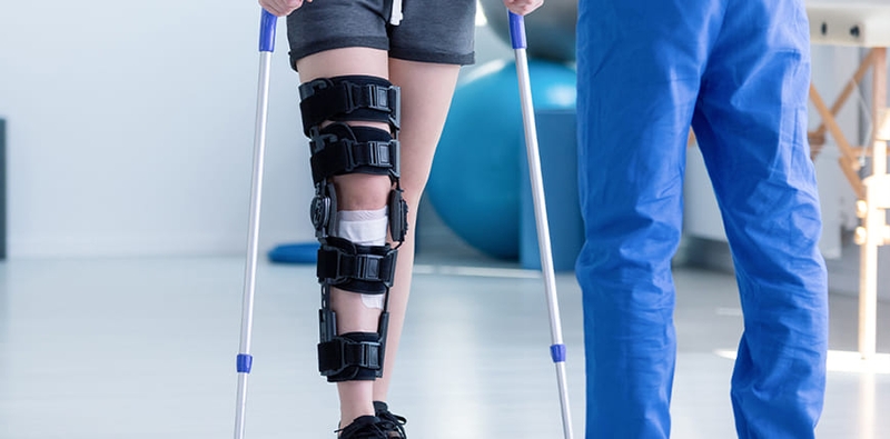 Giải đáp: Gãy xương bánh chè có đi lại được không? 4