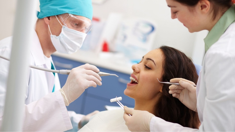Khám nha khoa định kỳ 6 tháng/lần giúp phát hiện sớm vấn đề răng miệng và bảo vệ xương hàm khỏe mạnh