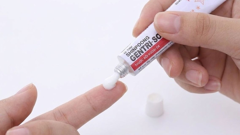 Gentrisone chỉ nên dùng cho vùng hậu môn khi có chỉ định phù hợp từ bác sĩ