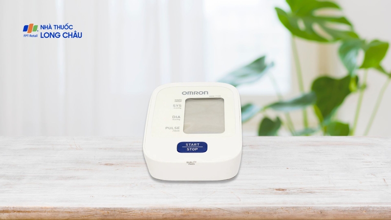 Omron HEM-7120 dễ dùng, đo nhanh, có cảnh báo cơ bản