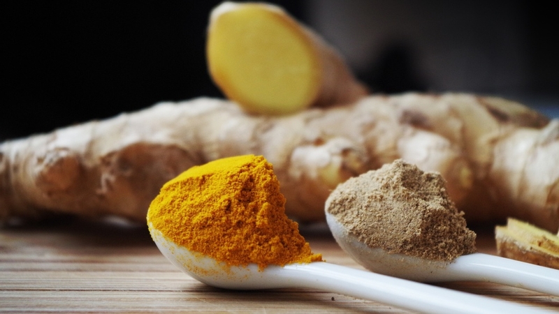 Các loại gia vị dạng lá và rau thơm