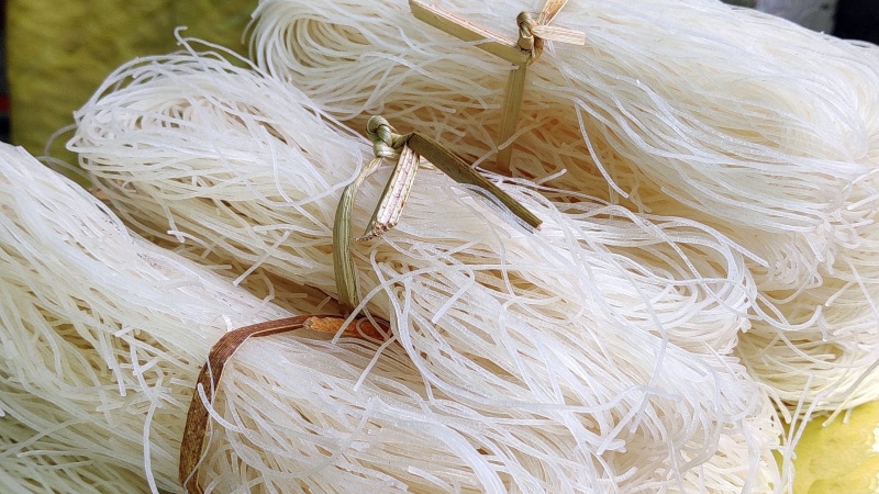 Giải đáp: 100g bún gạo bao nhiêu calo? 1