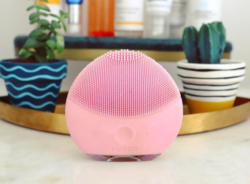 Giải đáp 12 câu hỏi thường gặp về máy rửa mặt Foreo: Máy rửa mặt Foreo dùng được bao lâu?3