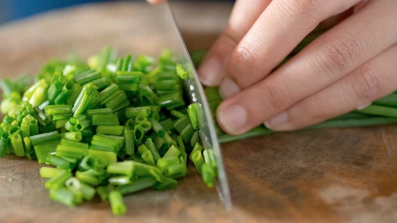 Giải đáp: Ăn hành lá có tác dụng gì? 3