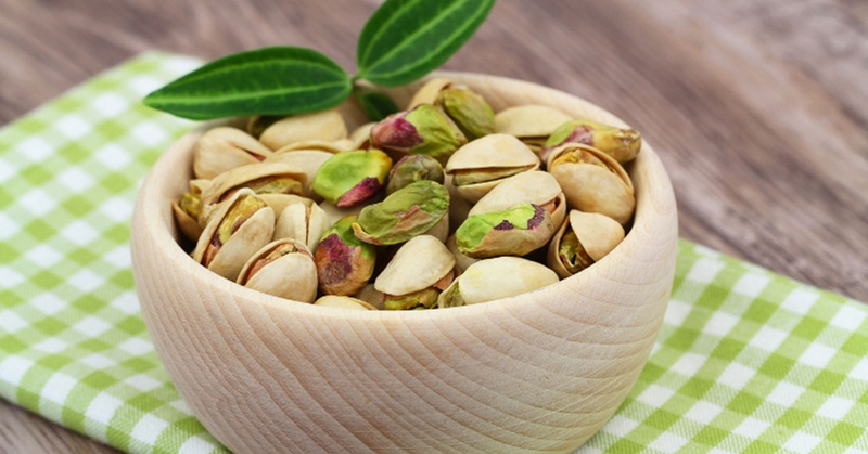 Bác sĩ khuyến khích không nên ăn quá nhiều hạt dẻ cười tránh một số bệnh lý không tốt cho cơ thể