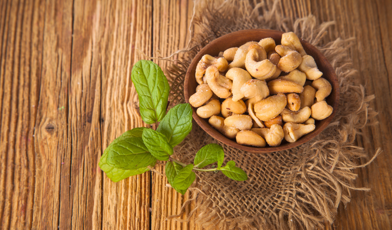 Một số lưu ý khi mẹ sau sinh ăn hạt điều