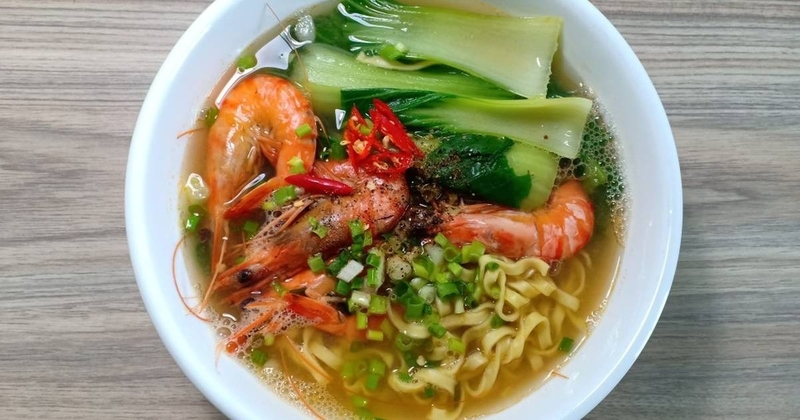 Giải đáp: Ăn mì sống có hại không?