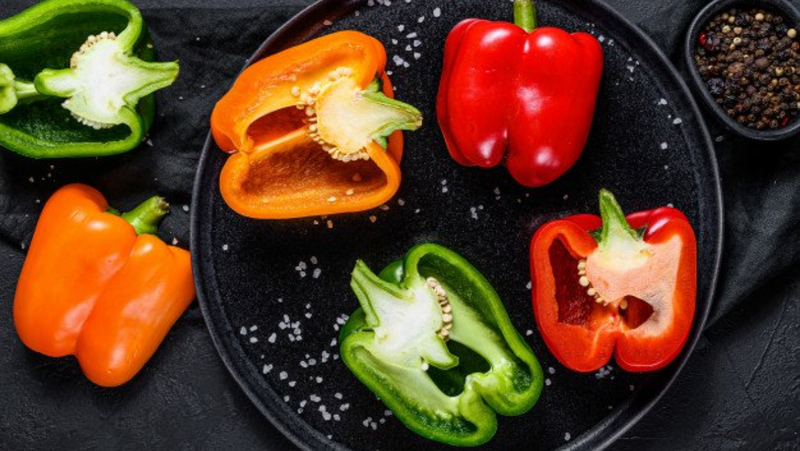 Giải đáp chi tiết thắc mắc bầu ăn ớt chuông được không? 2