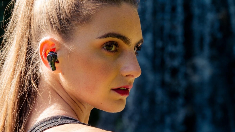 Giải đáp chi tiết cách đeo tai nghe Bluetooth với từng loại 2