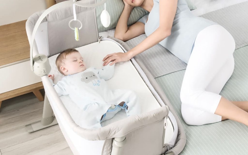 Giải đáp: Có nên cho trẻ sơ sinh nằm nôi điện không và cần lưu ý gì khi sử dụng? 4