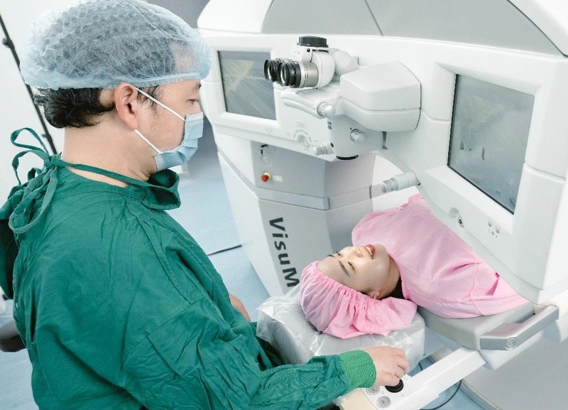 Giải đáp thắc mắc: Sau sinh bao lâu thì mổ mắt cận được? 2