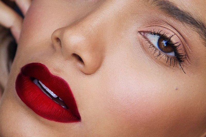 Giải đáp: Da dầu nên dùng kem nền hay cushion? 5