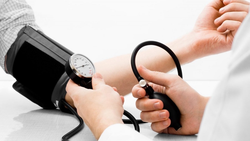 Giải đáp: Huyết áp bao nhiêu thì được tiêm vacxin? Sau khi tiêm có được tắm không? 1