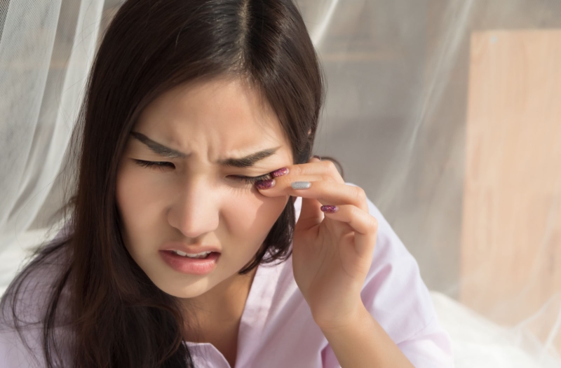 Giải đáp: Mẹ bị đau mắt đỏ có nên cho con bú? 1