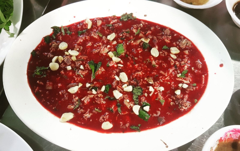 Tiết canh vịt là món ăn dân dã quen thuộc với hầu hết chúng ta