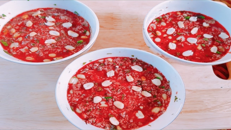 Ăn tiết canh nói chung, đặc biệt là tiết canh vịt có thể khiến bạn bị nhiễm tụ cầu