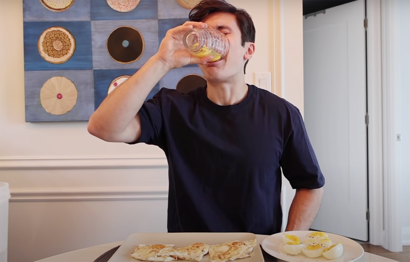 Giải đáp thắc mắc: Bị bướu cổ có ăn trứng được không? 3