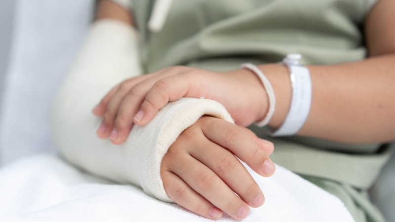 Dinh dưỡng có vai trò quan trọng trong quá trình phục hồi khi gãy xương