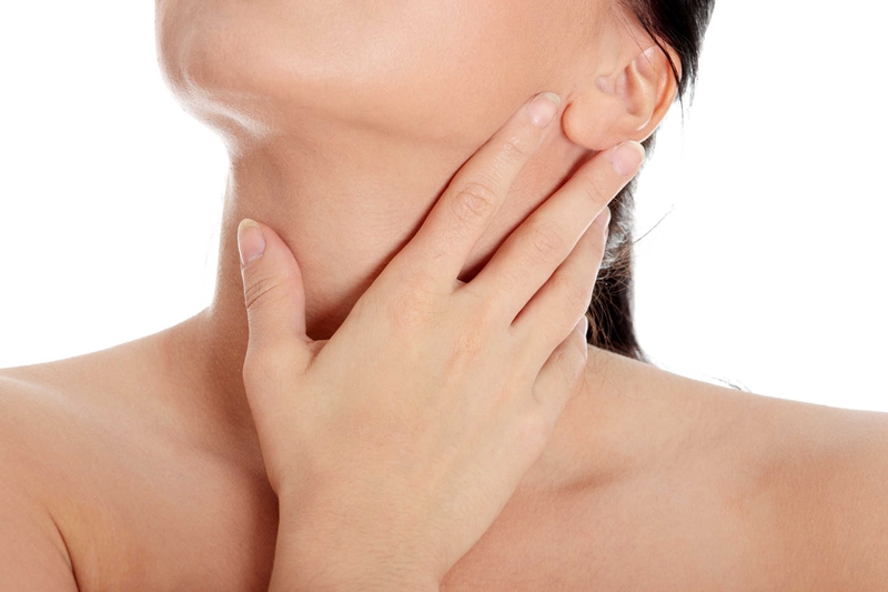 Giải đáp thắc mắc: Bướu cổ uống cần tây được không?