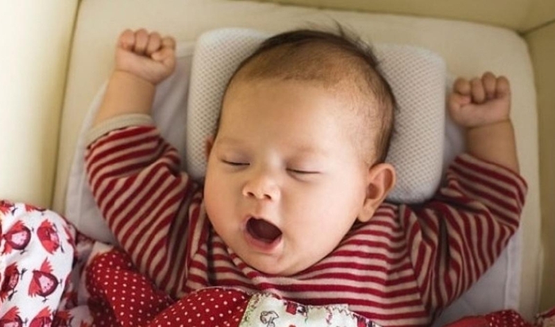 Giải đáp thắc mắc: Có nên cho trẻ sơ sinh nằm gối hay không? 3