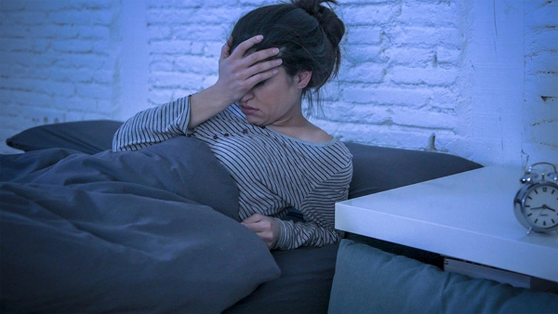 Đang ngủ tự nhiên bật dậy là một rối loạn giấc ngủ