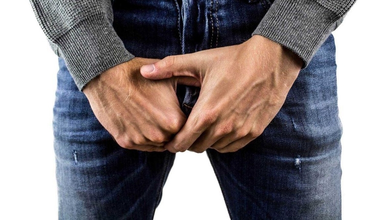 Quan hệ tình dục dương vật-âm đạo  Giao hợp dương vật-âm đạo không được bảo vệ với bạn tình mang virus cũng có thể dẫn đến sự lây lan của mụn rộp sinh dục. 6