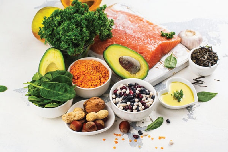 Bổ sung chất dinh dưỡng cho cơ thể giúp cải thiện tình trạng hốc mắt sâu hiệu quả