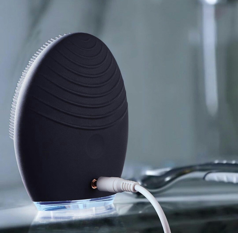 Giải đáp thắc mắc: Máy rửa mặt Foreo bị chai pin còn dùng được không? 03