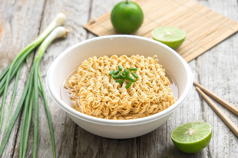 Giải đáp thắc mắc: Mì tôm và cơm cái nào béo hơn? 2