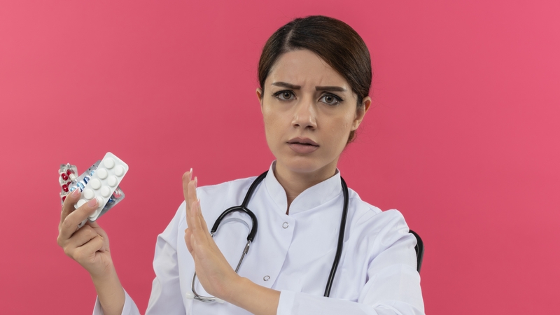 Khi sử dụng cùng Troleandomycin có thể gây tương tác thuốc