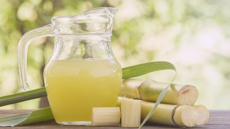 Giải đáp thắc mắc: Tới tháng uống nước mía được không? 1