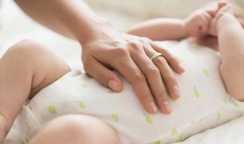 Giải đáp thắc mắc: Trẻ sơ sinh rặn đỏ mặt khi đi ị phải làm sao? 3