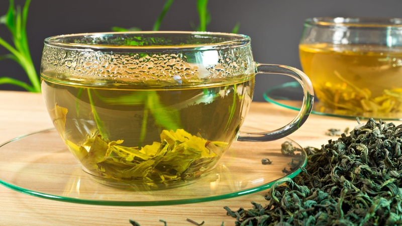 Trà xanh giàu catechin và chất chống oxy hóa giúp tăng tốc độ đốt cháy chất béo
