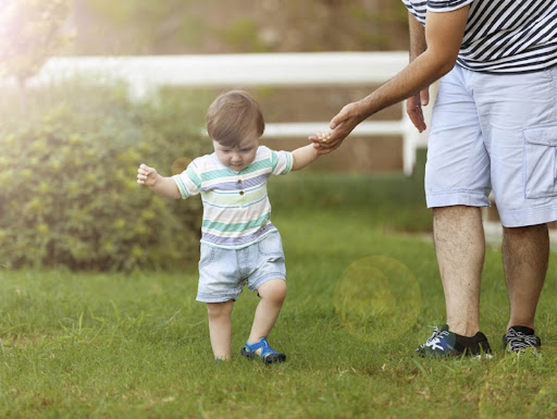 Trẻ Biết Đi Sớm Có Tốt Không?