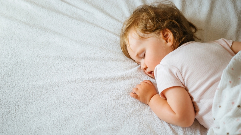 Giải đáp: Trẻ ngủ nằm sấp thông minh​ có đúng không? 4