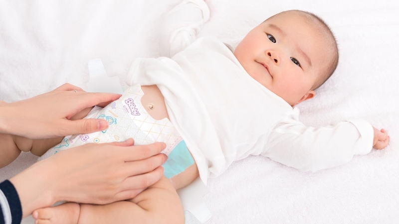 Một số trường hợp mẹ nên thay bỉm cho bé