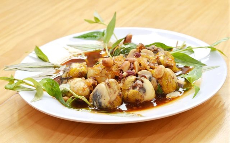 Trứng vịt lộn cung cấp cho cơ thể nhiều dưỡng chất thiết yếu