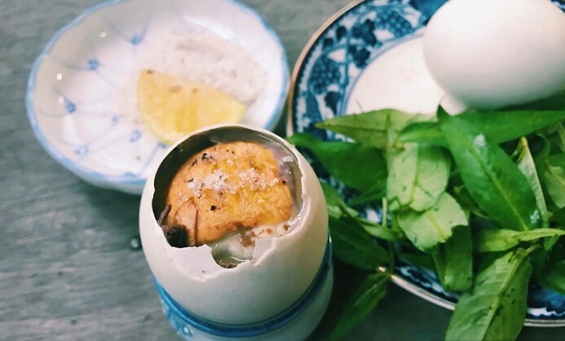 Trứng vịt lộn để qua đêm có ăn được không là thắc mắc của nhiều người