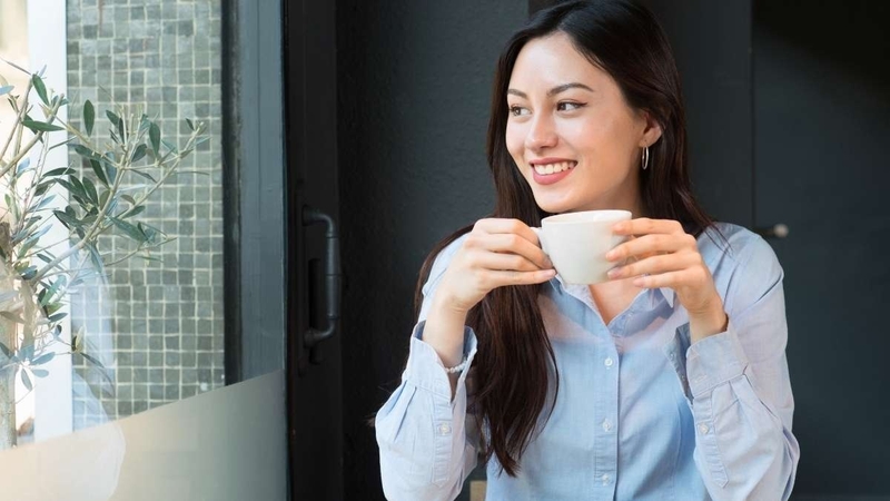 Uống cà phê khi bụng đói có thể gây đau dạ dày