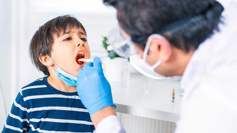 Giải đáp: Viêm họng hạt có gây hôi miệng không?