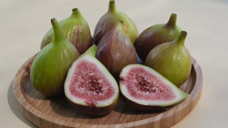 Ăn nhiều sung có thể gây đầy bụng, khó tiêu